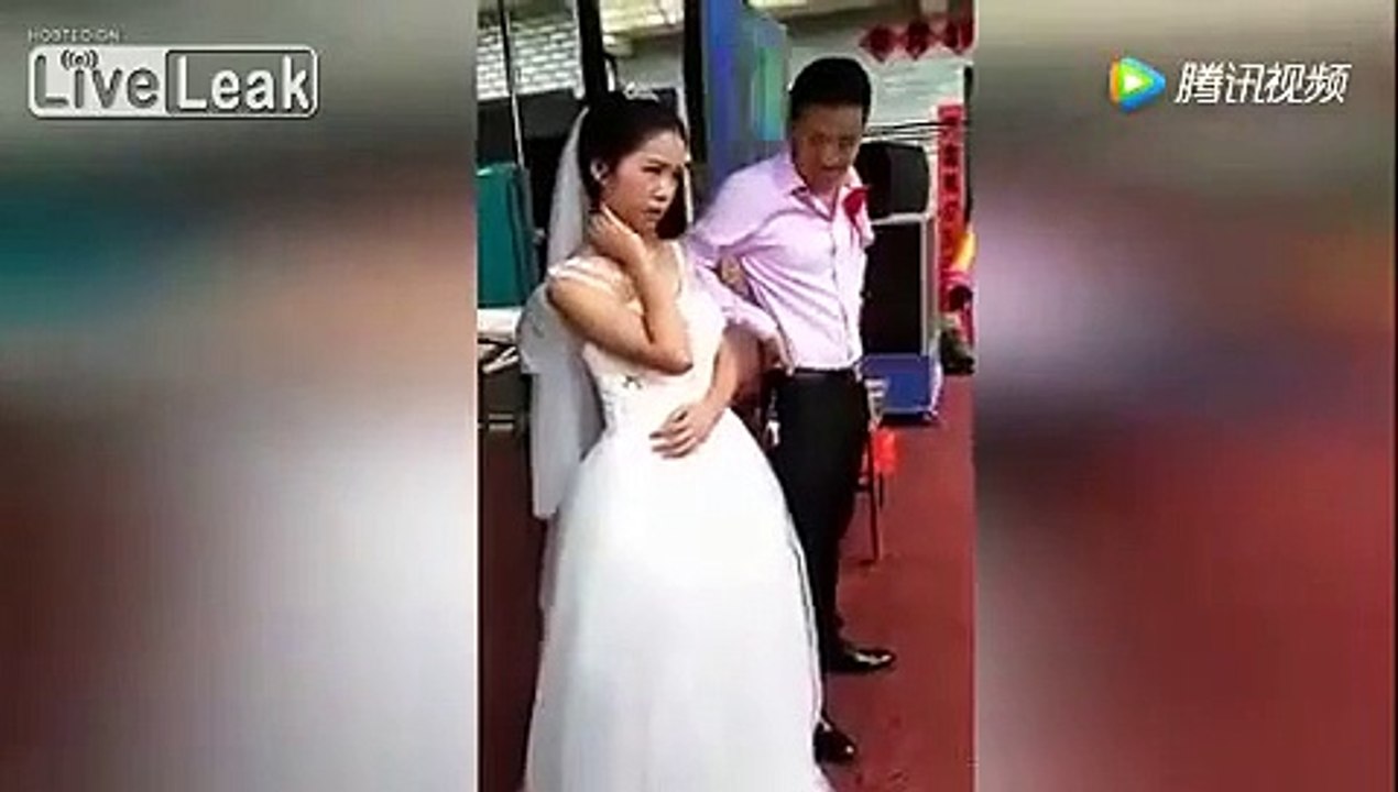 Cette jeune mariée refuse d'embrasser son mari... ça commence mal