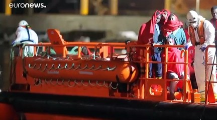 شاهد: إنقاذ 208 مهاجرين من أفريقيا قبالة إسبانيا والمغرب