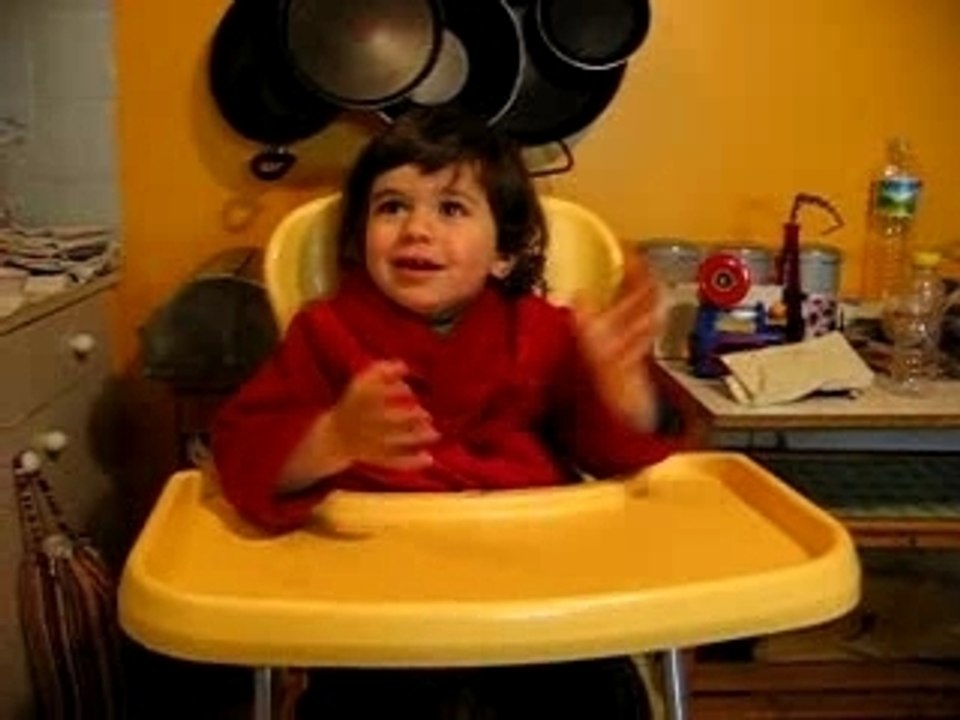 "Mon petit lapin..." "Tape, tape,..."