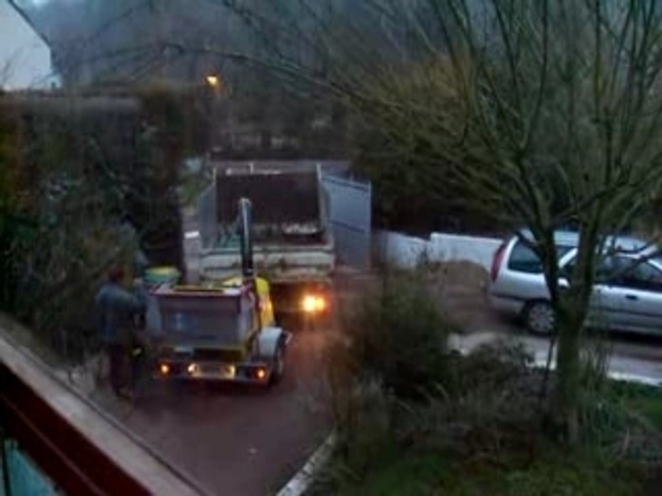 le camion arrive