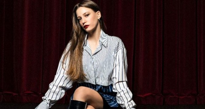 Serenay Sarıkaya'dan Instagram'ı sallayan bikinili poz!