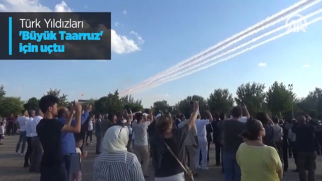 Türk Yıldızları 'Büyük Taarruz' için uçtu