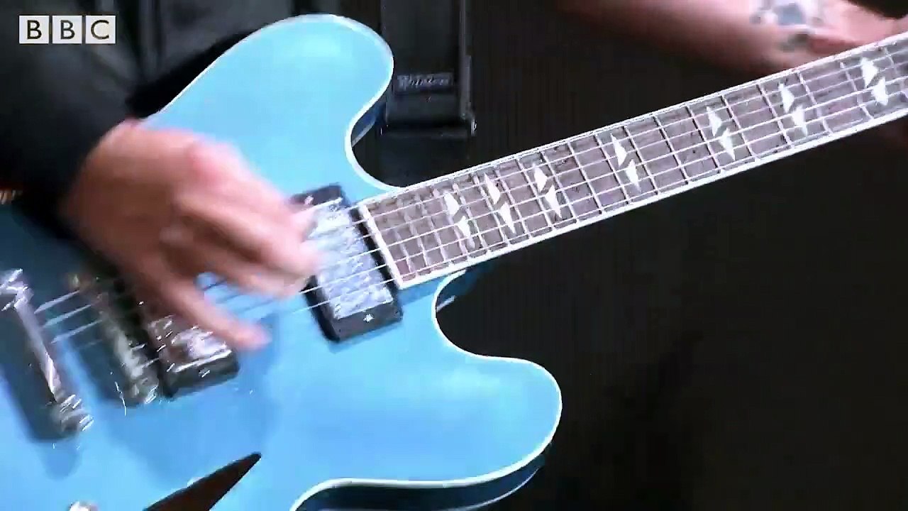 Foo Fighters _ Let there be rock _ AC/DC Cover reading leeds_2019