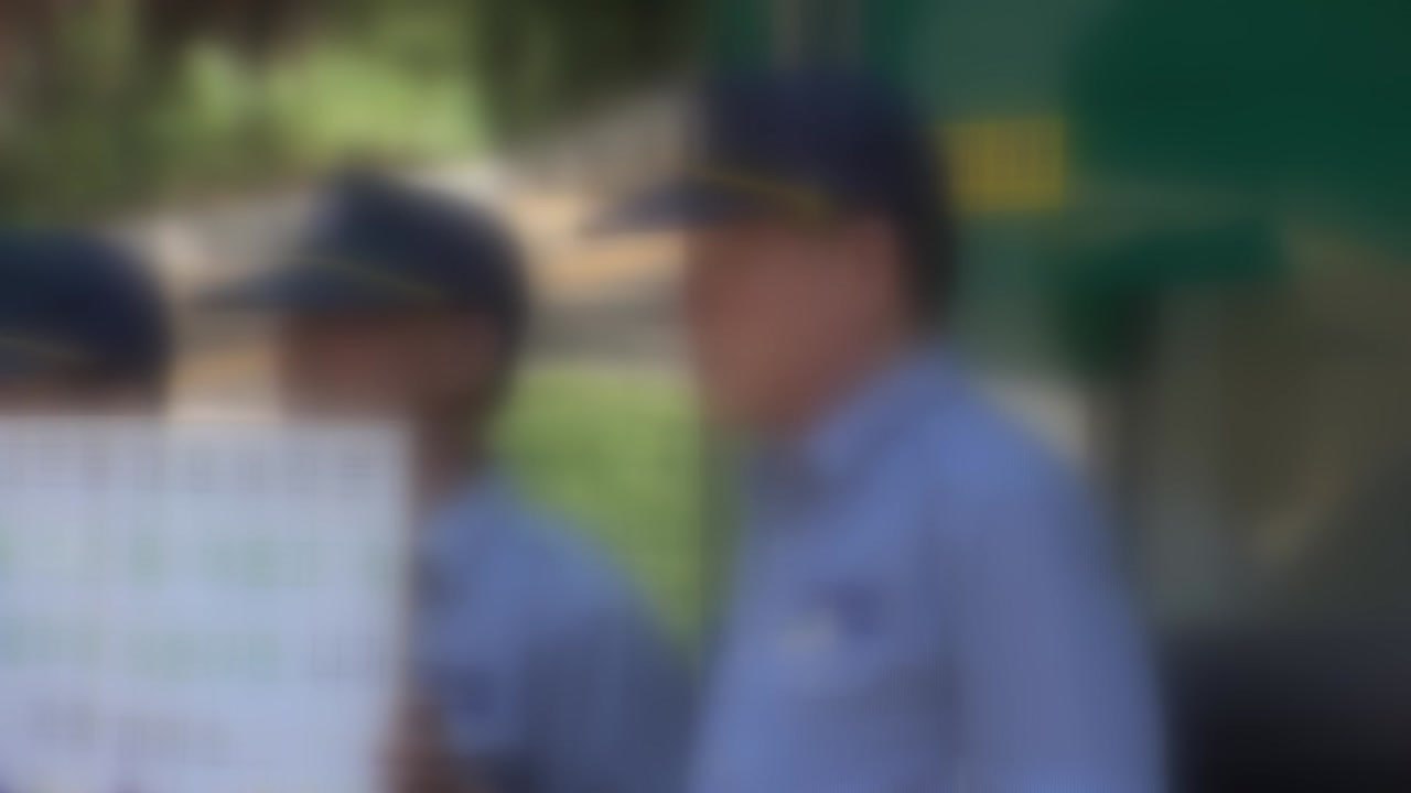 아파트 경비원 전원 해고...63세 이상 퇴출 논란 / YTN