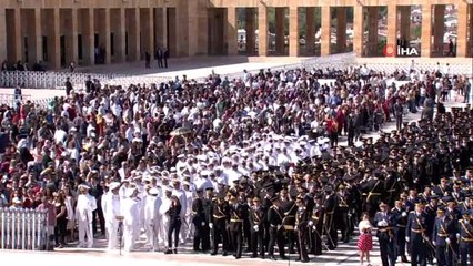 Devlet erkanı Büyük Zafer'in 97. yıl dönümünde Anıtkabir'de