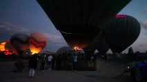 Nevşehir sıcak hava balonu atatürk posteriyle havalandı