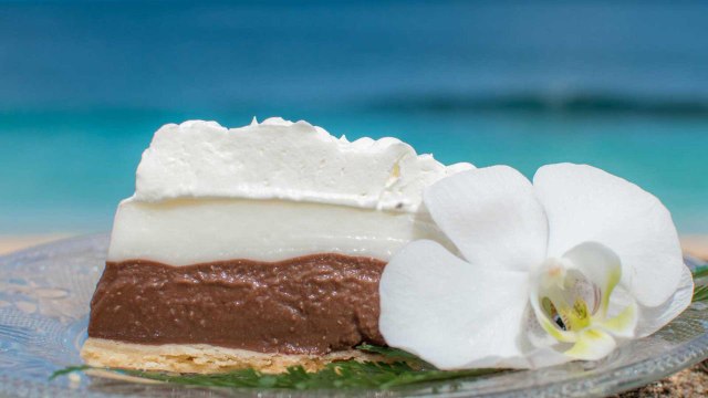 This Tiny Hawaiian Beach Town Is Hiding One of the Best Pie Shops in the World