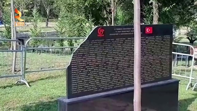 THYHET GJATË NATËS MEMORIALI TURK TE KODRAT E LIQENIT NË TIRANË