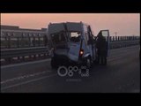 RTV Ora - Furgoni përplaset me një makinë në rrugën Fier-Vlorë, 3 të plagosur