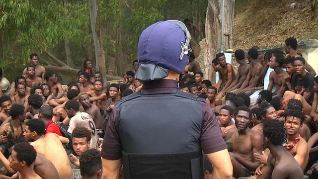 Из Африки в Европу через забор