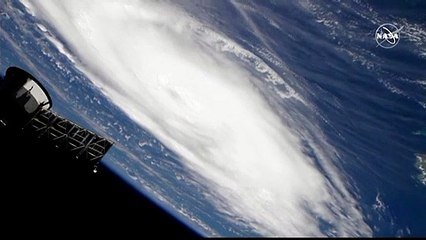 Dorian se convierte en huracán categoría 3 rumbo a Florida