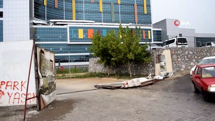 Şiddetli rüzgar nedeniyle inşaatta çalışan işçilerin üzerine levha düştü: 1 ölü, 1 yaralı