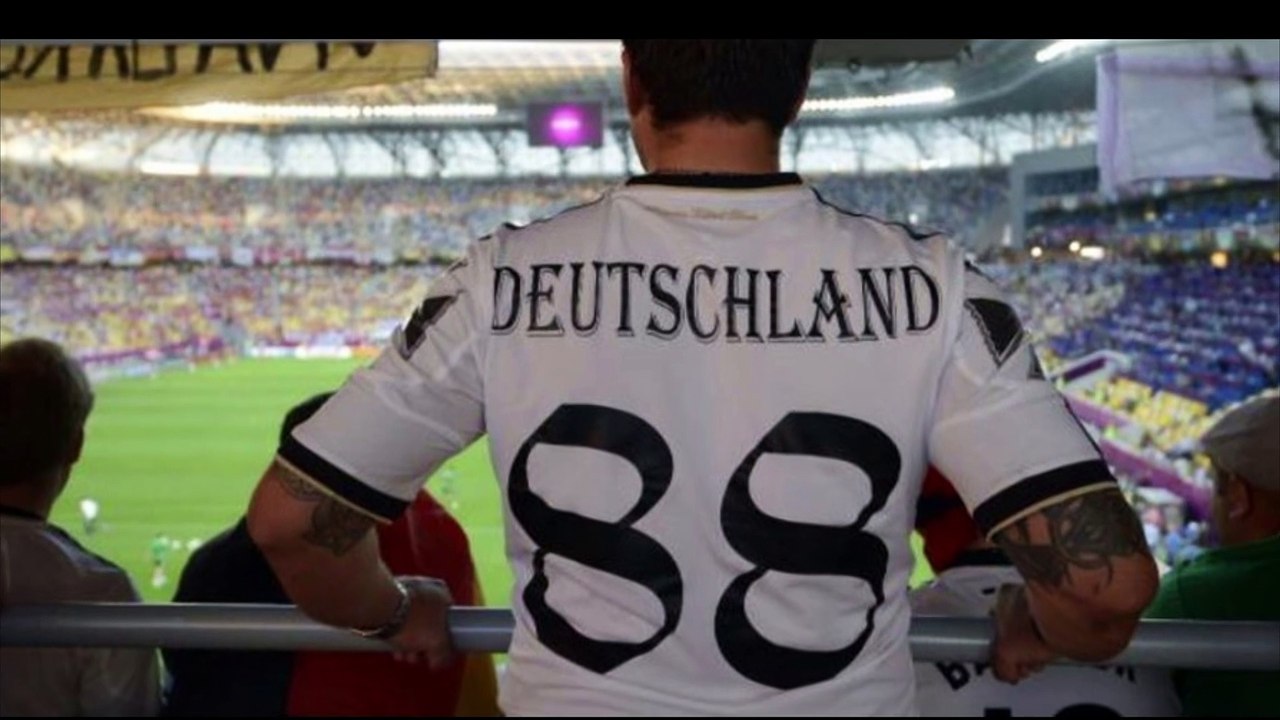 DOCUMENT 6 - 'Blöd' (Antifascist-Song)