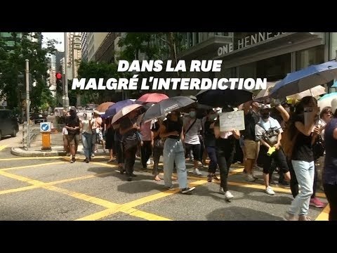 Hong Kong: des milliers de manifestants dans les rues malgré l'interdiction