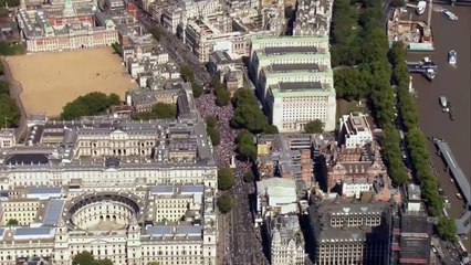 مظاهرات في لندن لمطالبة رئيس الوزراء باحترام سيادة البرلمان