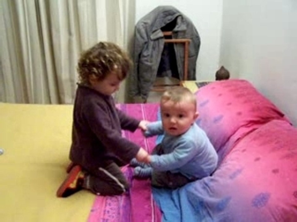 Je fais "danser" mon frère