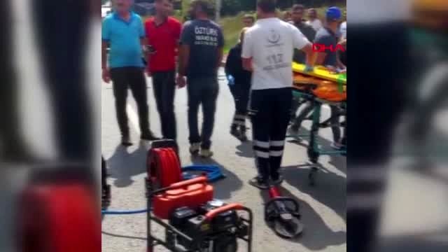 Sultanbeyli'de beton mikseri ile kamyon çarpıştı