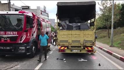 Sultanbeyli'de trafik kazası: 2 yaralı