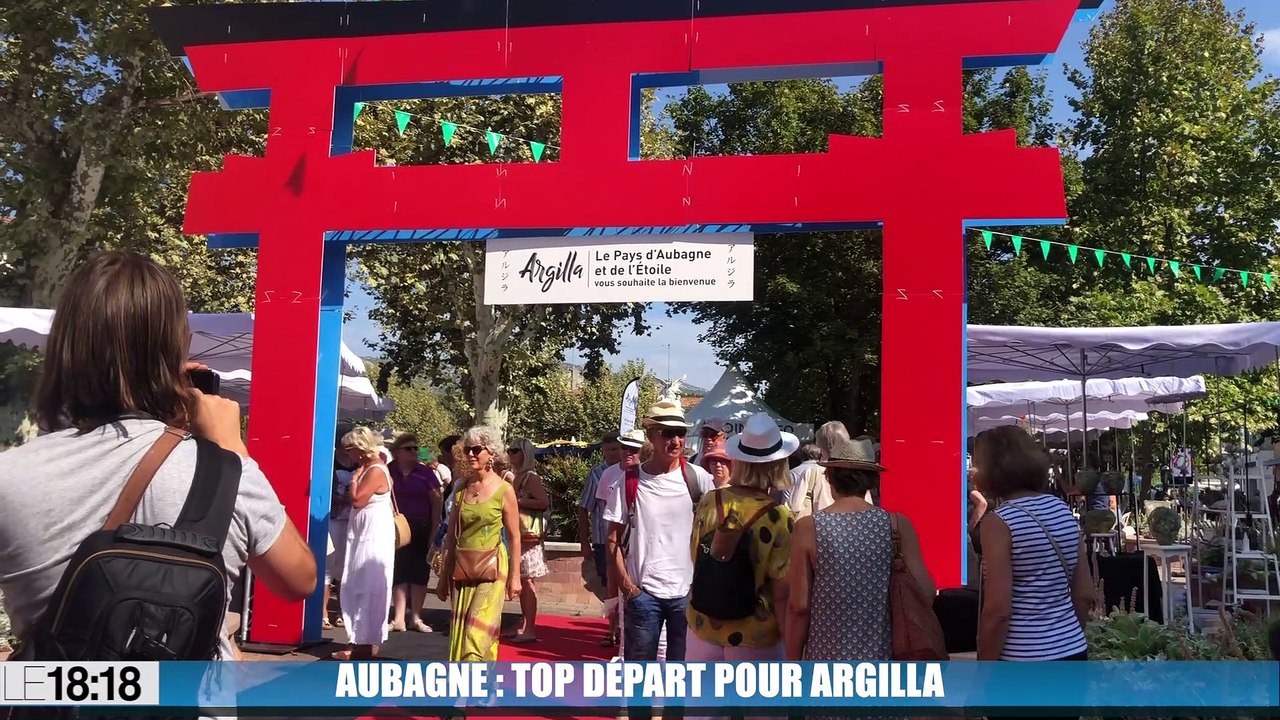 Aubagne : beaucoup de monde pour la parade inaugurale de la 15e édition d'Argilla
