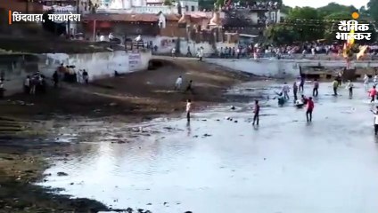 पांर्ढुना में एक-दूसरे पर पत्थर बरसाने के साथ शुरू हुआ गोटमार मेला; 100 से ज्यादा लोग जख्मी