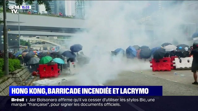Cocktails Molotov, barricade incendiée et lacrymogènes... Les images des nouvelles tensions à Hong Kong