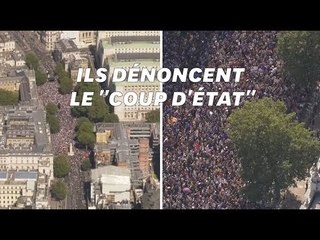 Contre Boris Johnson, des manifestants protestent devant chez lui