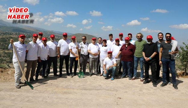 (31 Ağustos 2019) GAZETECİLER ALİ DAĞINA FİDAN DİKTİ