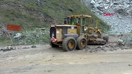 Trabzon kapanan yol ulaşıma açıldı
