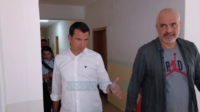 Rama e Veliaj inspektojnë konviktet në Qytetin Studenti - News, Lajme - Vizion Plus
