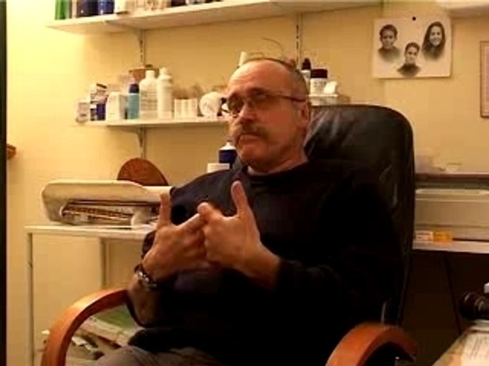 Le docteur Ménard explique sa conception de la médecine