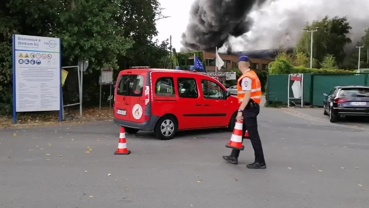 Immense incendie sur le site de la déchetterie, à Mouscron