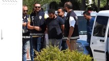 Çeşme polisi dolandırıcı zanlılarını suçüstü yakaladı