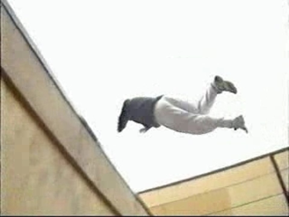 Climb - Le Parkour - Street Climbing