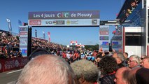 Bretagne Classic Ouest-France. Du monde sur la ligne de départ