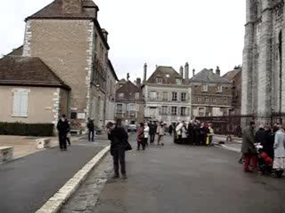 devant Eglise 1