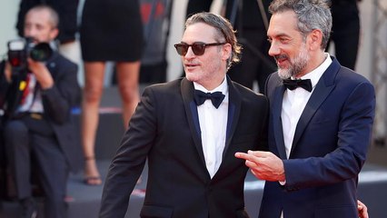 Ο Joker στο κόκκινο χαλί της Βενετίας