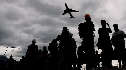 Marcha frente al aeropuerto de Hong Kong para llamar la atención del mundo