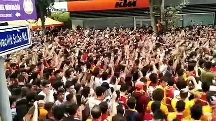 Galatasaraylılar'dan Mustafa Cengiz'e destek