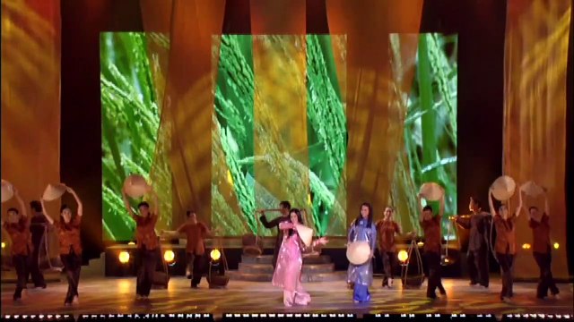 Video - HÀNH TRÌNH TRÊN ĐẤT PHÙ SA (Tâm Đoan - Hương Thủy)