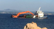 Bozcaada açıklarında bir Türk gemisi su almaya başladı