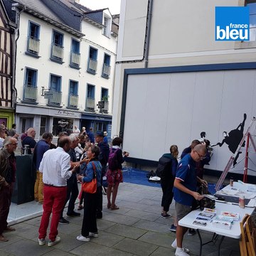 À Rennes, une nouvelle oeuvre de street-art : la performance de l'artiste français Blek Le Rat