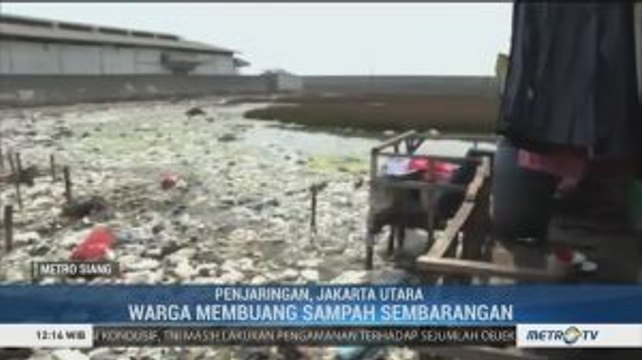 Hidup Berdampingan di Tengah Lautan Sampah