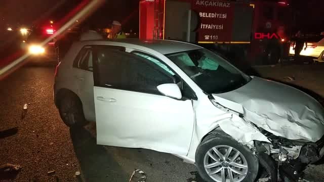 Elazığ hafif ticari araç ile otomobil çarpıştı : 5 yaralı