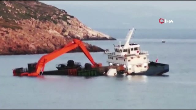 Bozcaada açıklarında su alan gemi karaya oturdu