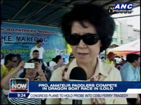 Paddlers compete in Dragon Boat race in Iloilo