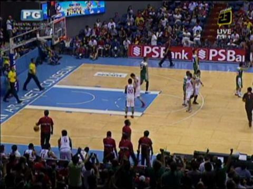 WATCH: AVO completes alley-oop for De La Salle