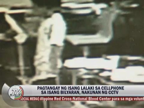 WATCH: 'Grieving' man steals cellphone in Binondo