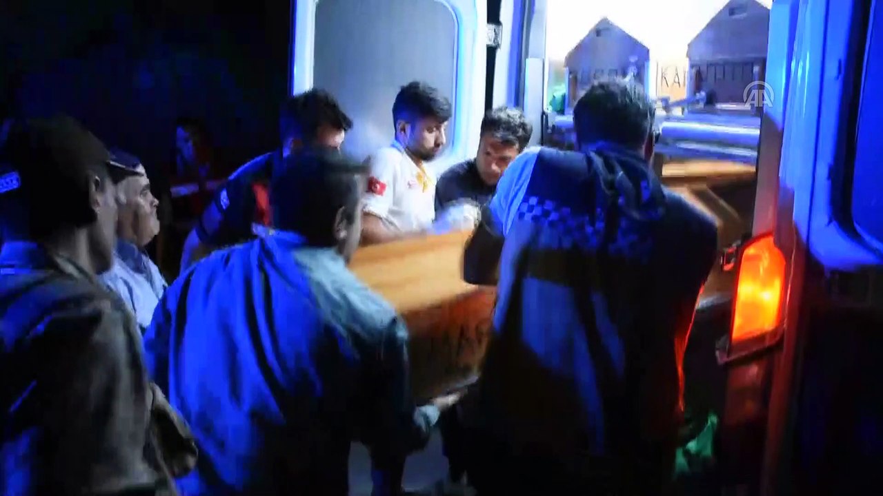 Ticari araç Ceyhan Nehri'ne düştü: 3 ölü, 5 yaralı (2) - KAHRAMANMARAŞ