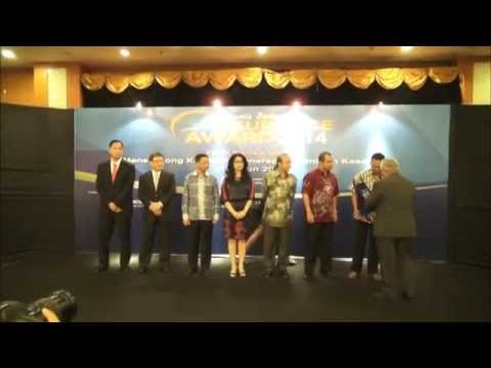 13 Perusahaan Asuransi Sabet Bisnis Indonesia Insurance Award 2014
