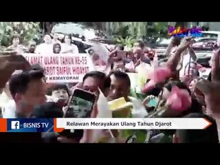 Relawan Merayakan Ulang Tahun Djarot